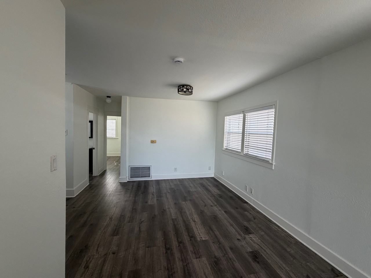 1137 South Cabrillo Avenue - Photo 3 of 9