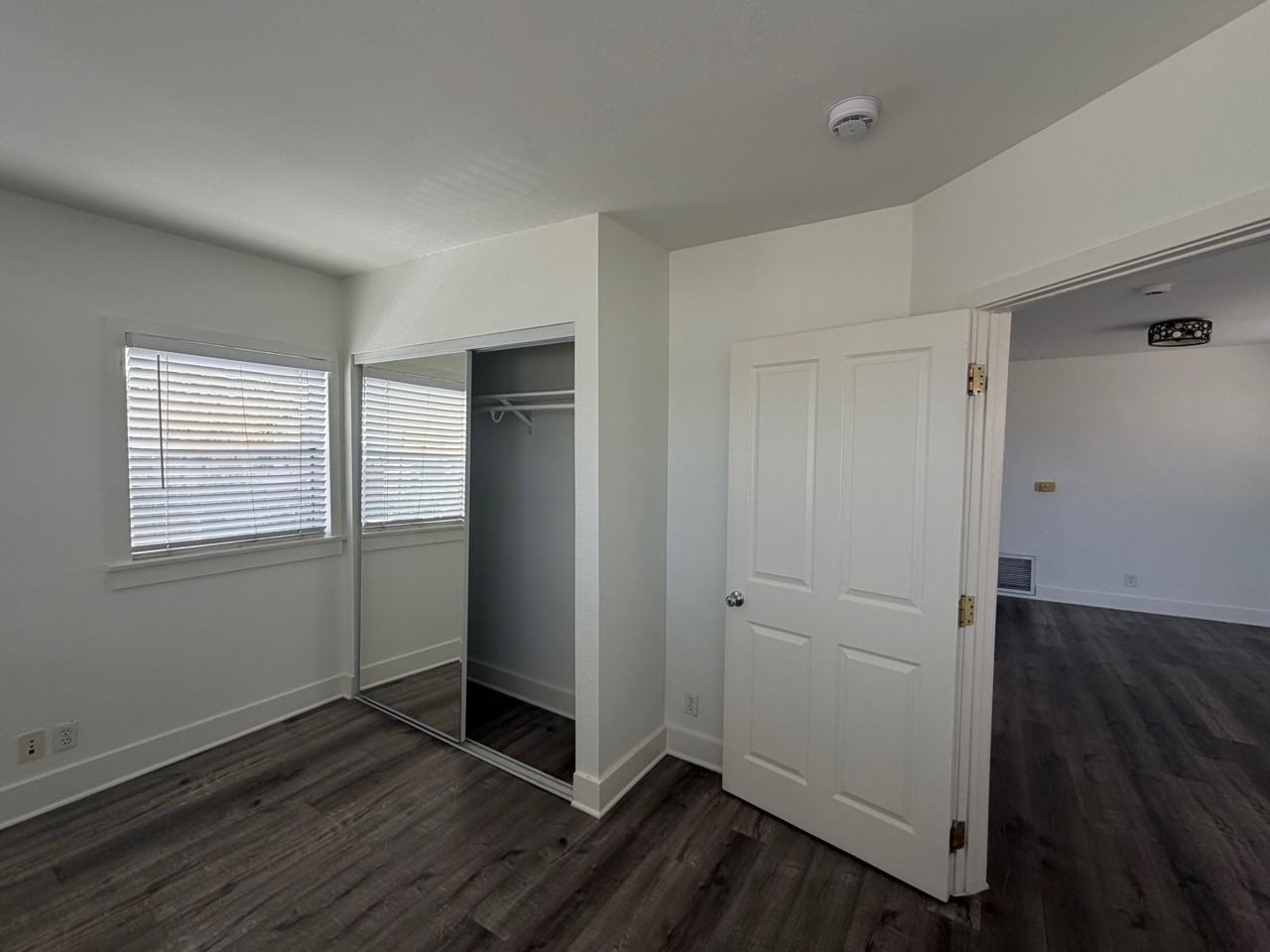 1137 South Cabrillo Avenue - Photo 6 of 9