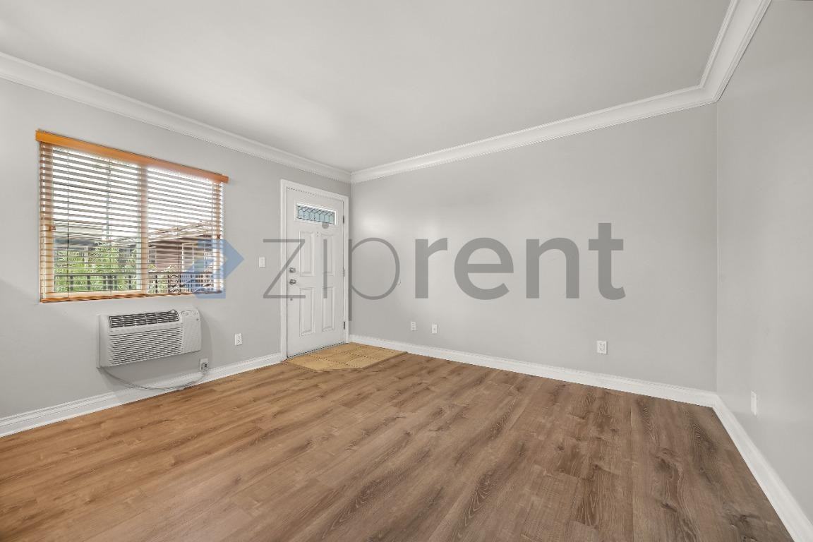 800 N Mollison Ave #48 - Photo 5 of 15