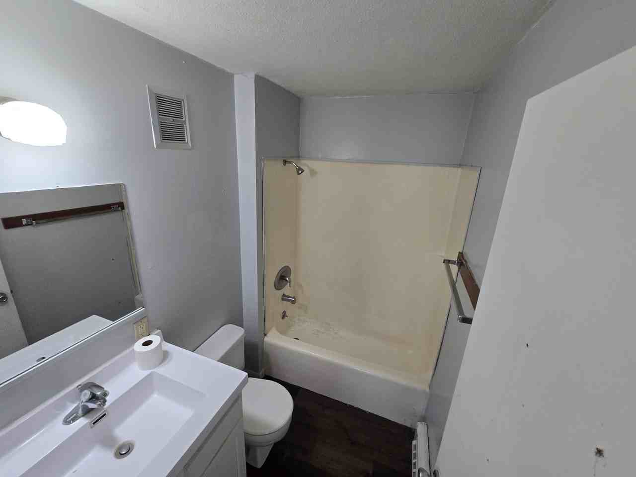 318 Walnut Street - Photo 5 of 7