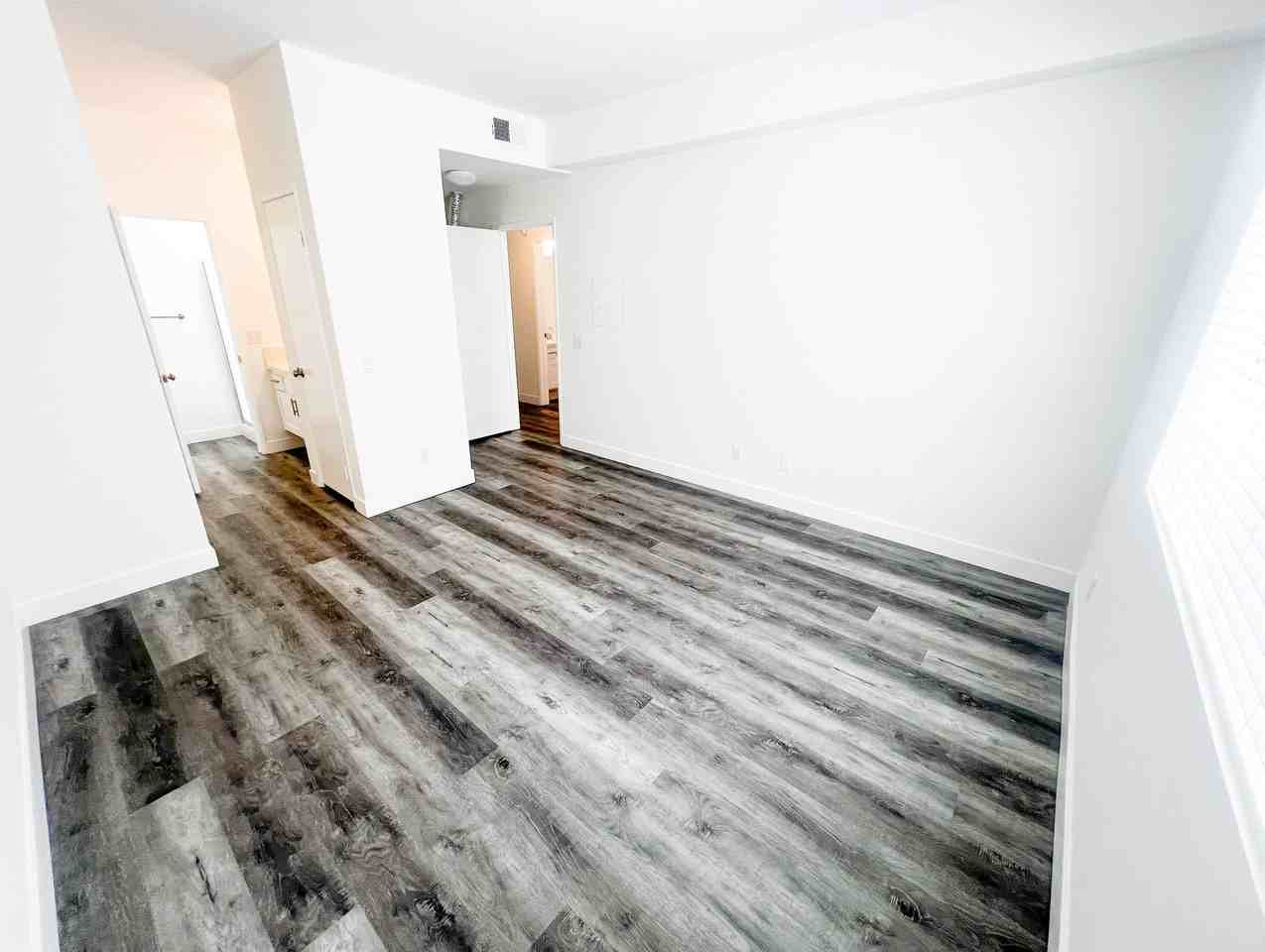 Kerwood Apartments - Photo 6 of 25