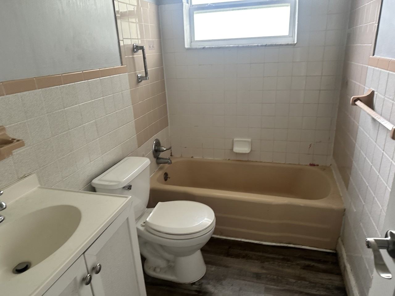 2014 NE 3rd St - Photo 6 of 9