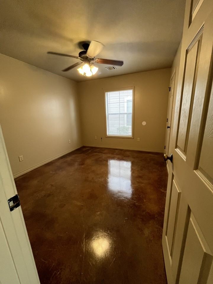 Bayou Pointe - Photo 3 of 10