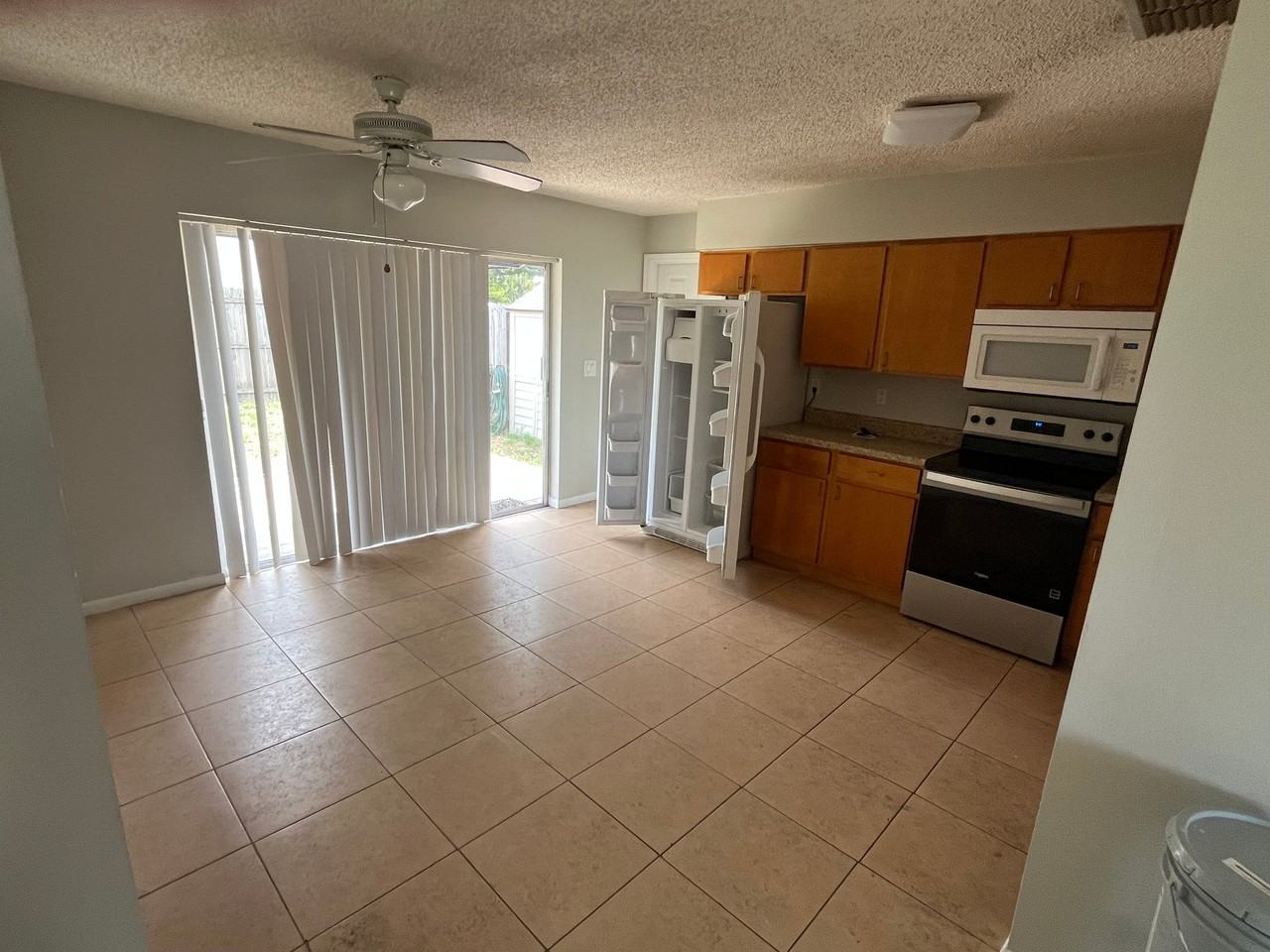 2257 Palmwood Dr - Photo 4 of 19