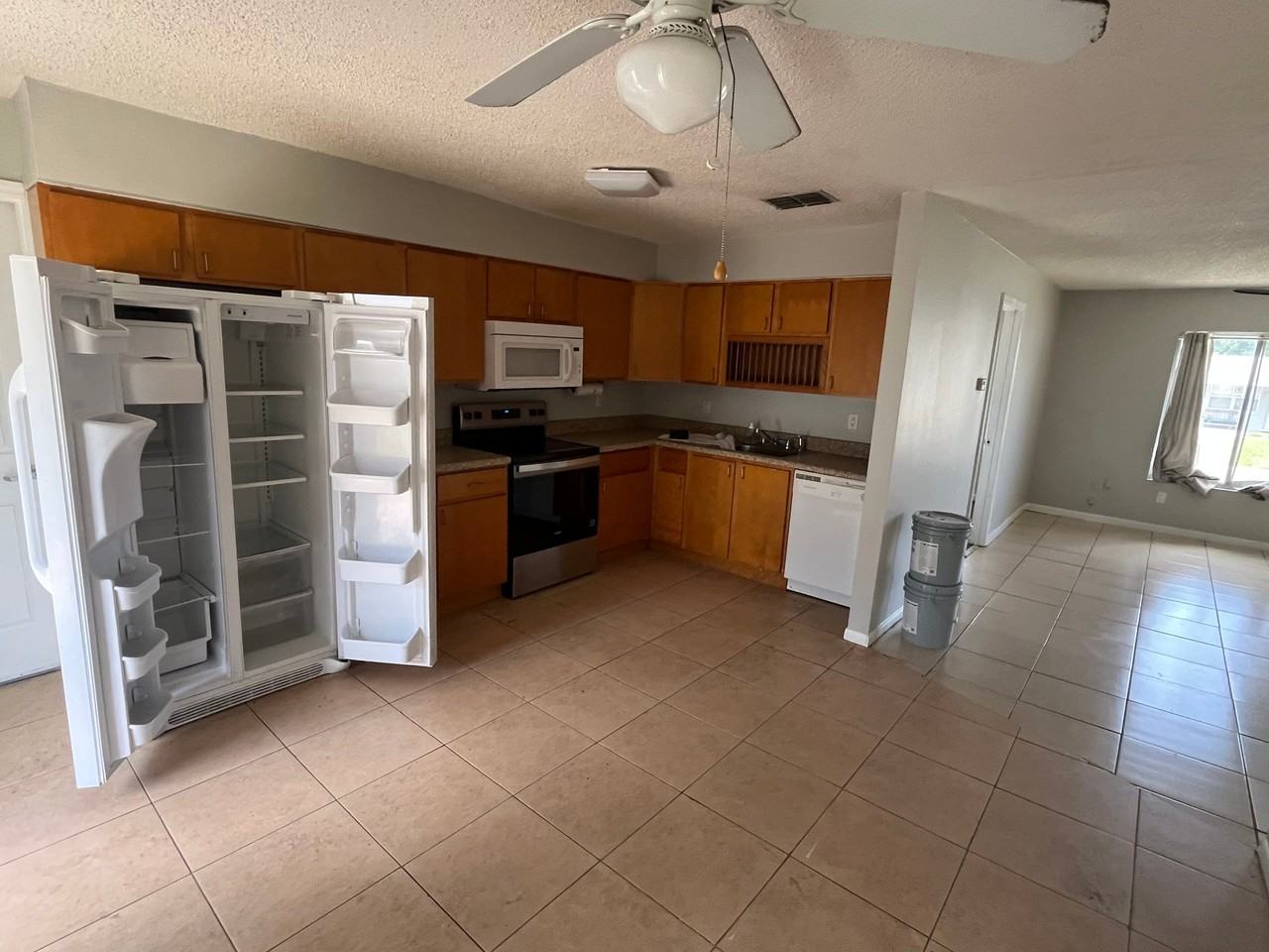 2257 Palmwood Dr - Photo 5 of 19
