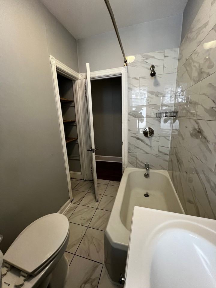 4812 Oxford Ave #2 - Photo 2 of 17