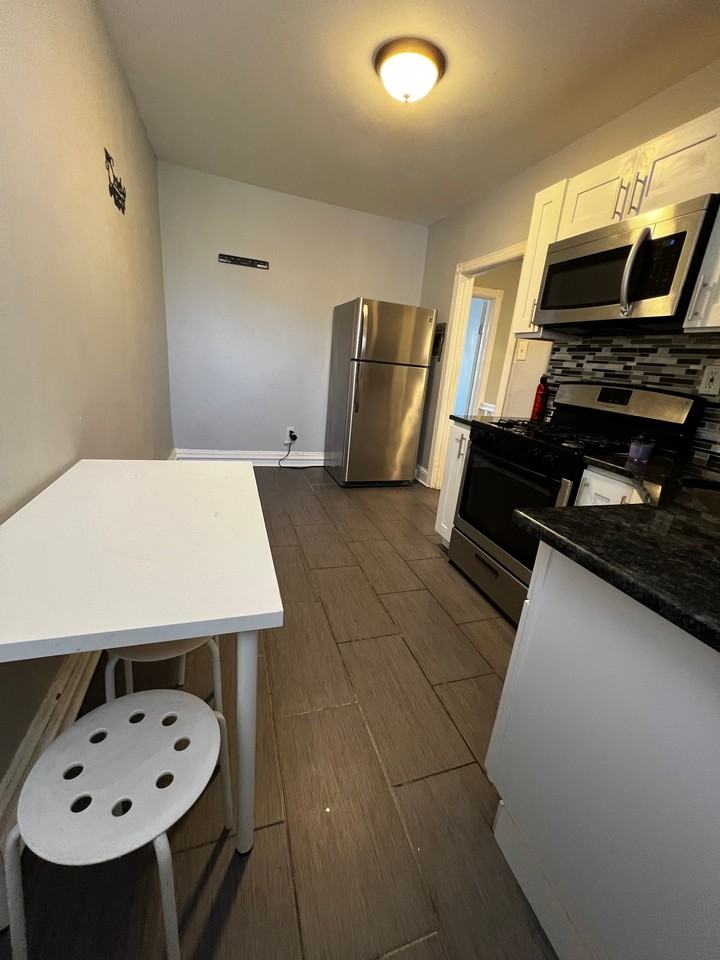 4812 Oxford Ave #2 - Photo 3 of 17