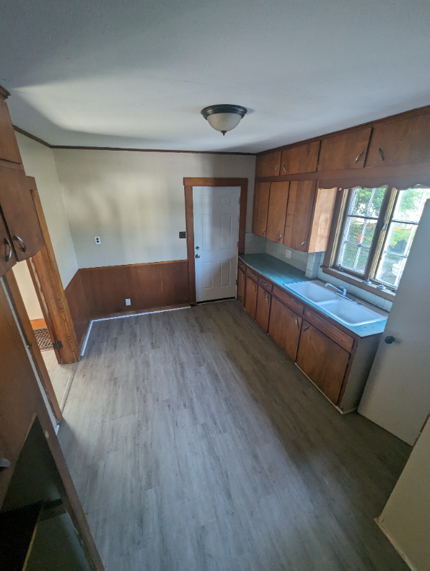 220 Hamilton Ave - Photo 4 of 13