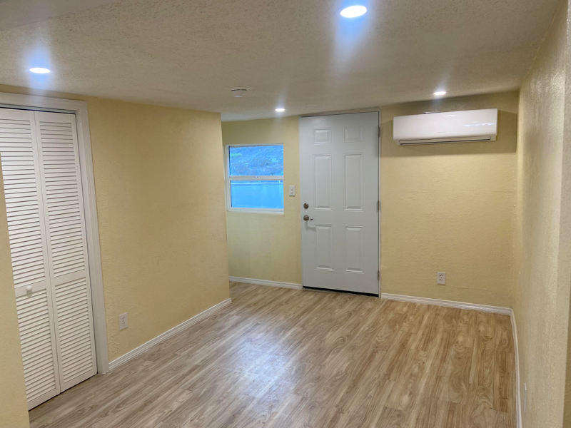 2221 Gold Ave #B - Photo 2 of 5