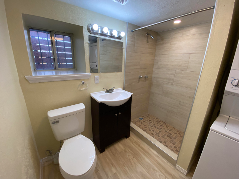 2221 Gold Ave #B - Photo 4 of 5