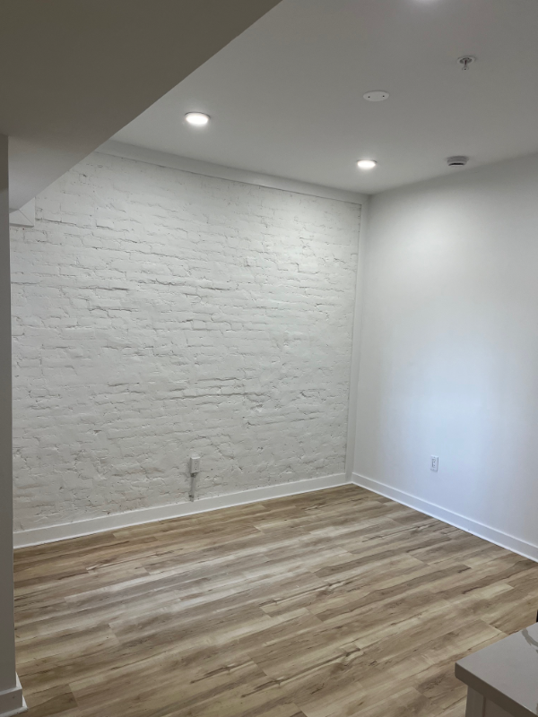 2053 W Oxford St #2 - Photo 3 of 10