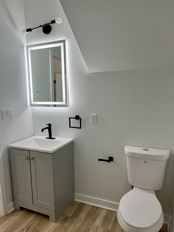 2053 W Oxford St #2 - Photo 6 of 10