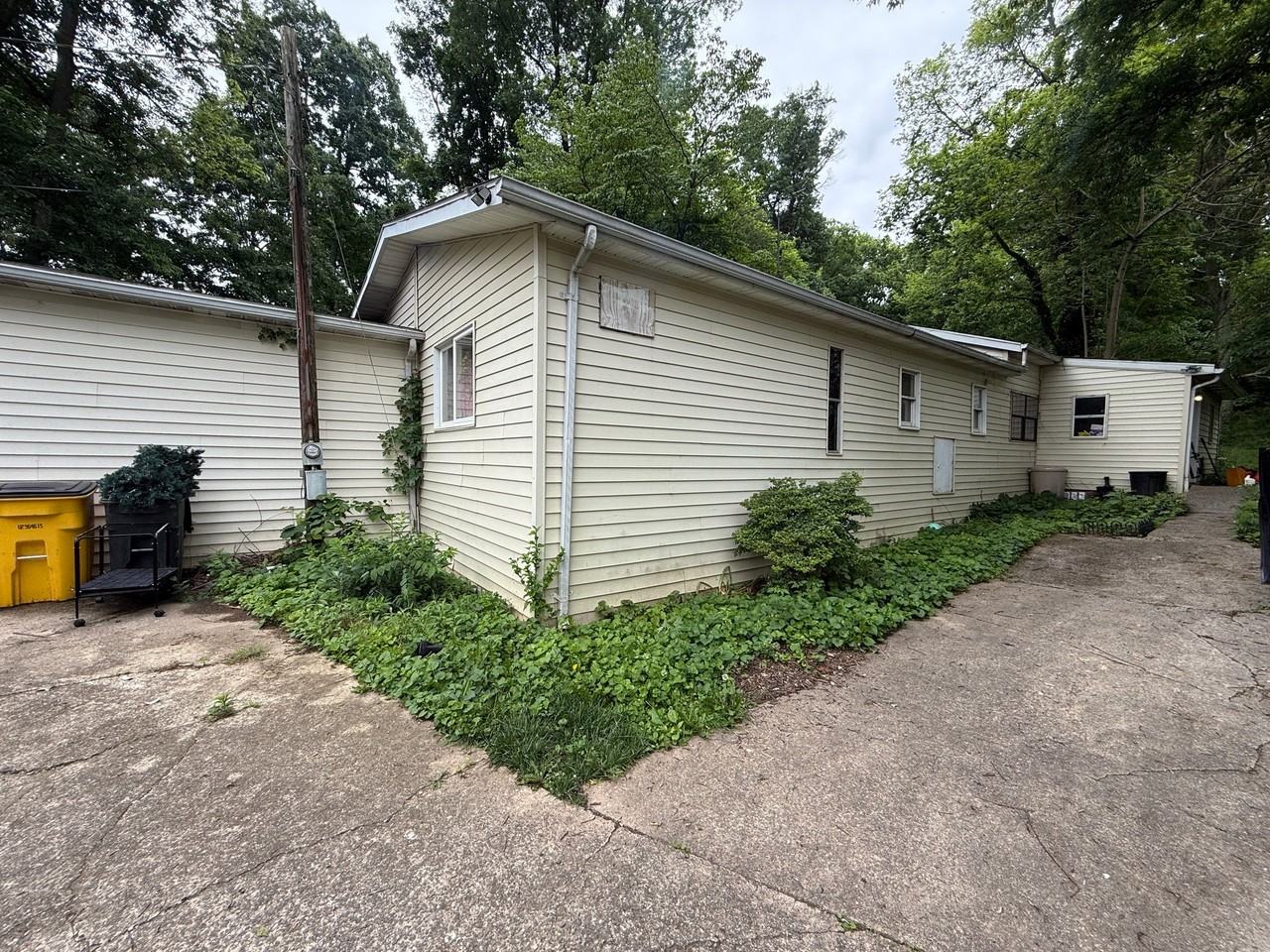 442 Gardners Ln #A