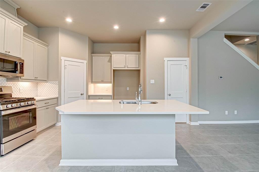 332 N Spotted Fern Dr - Photo 5 of 18