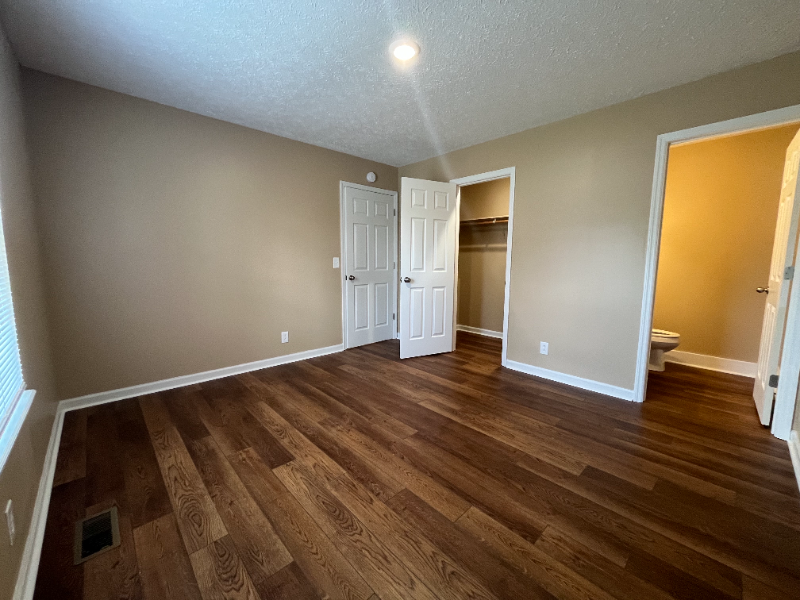 905 Spruce St - Photo 5 of 24