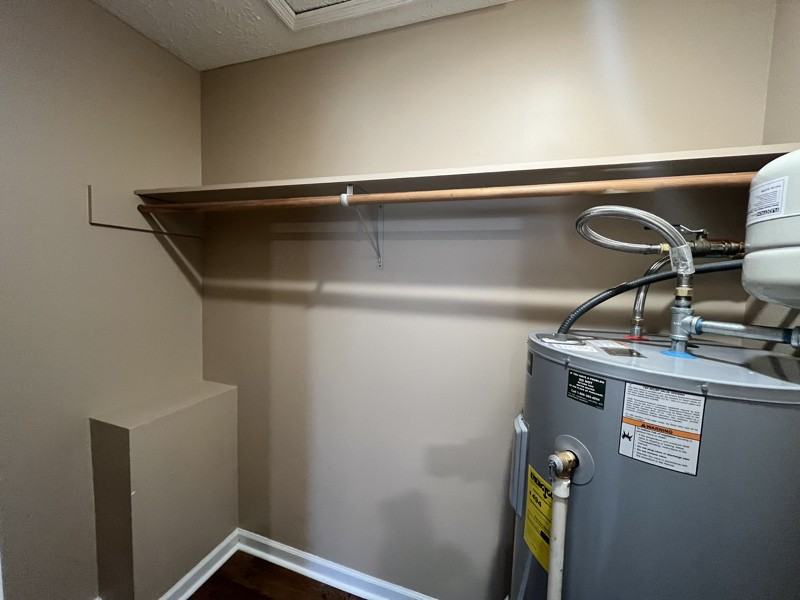 905 Spruce St - Photo 7 of 24