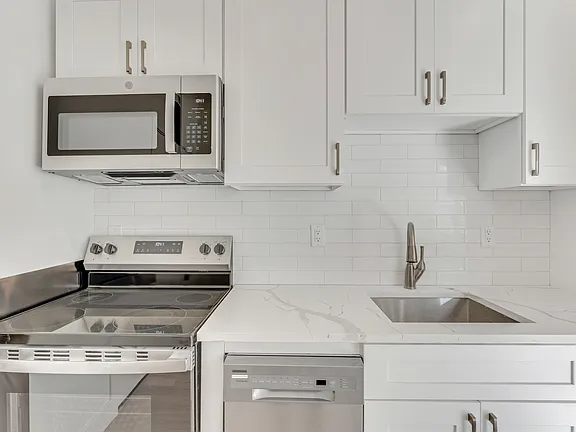 3517 N 16th St #10 - Photo 2 of 16