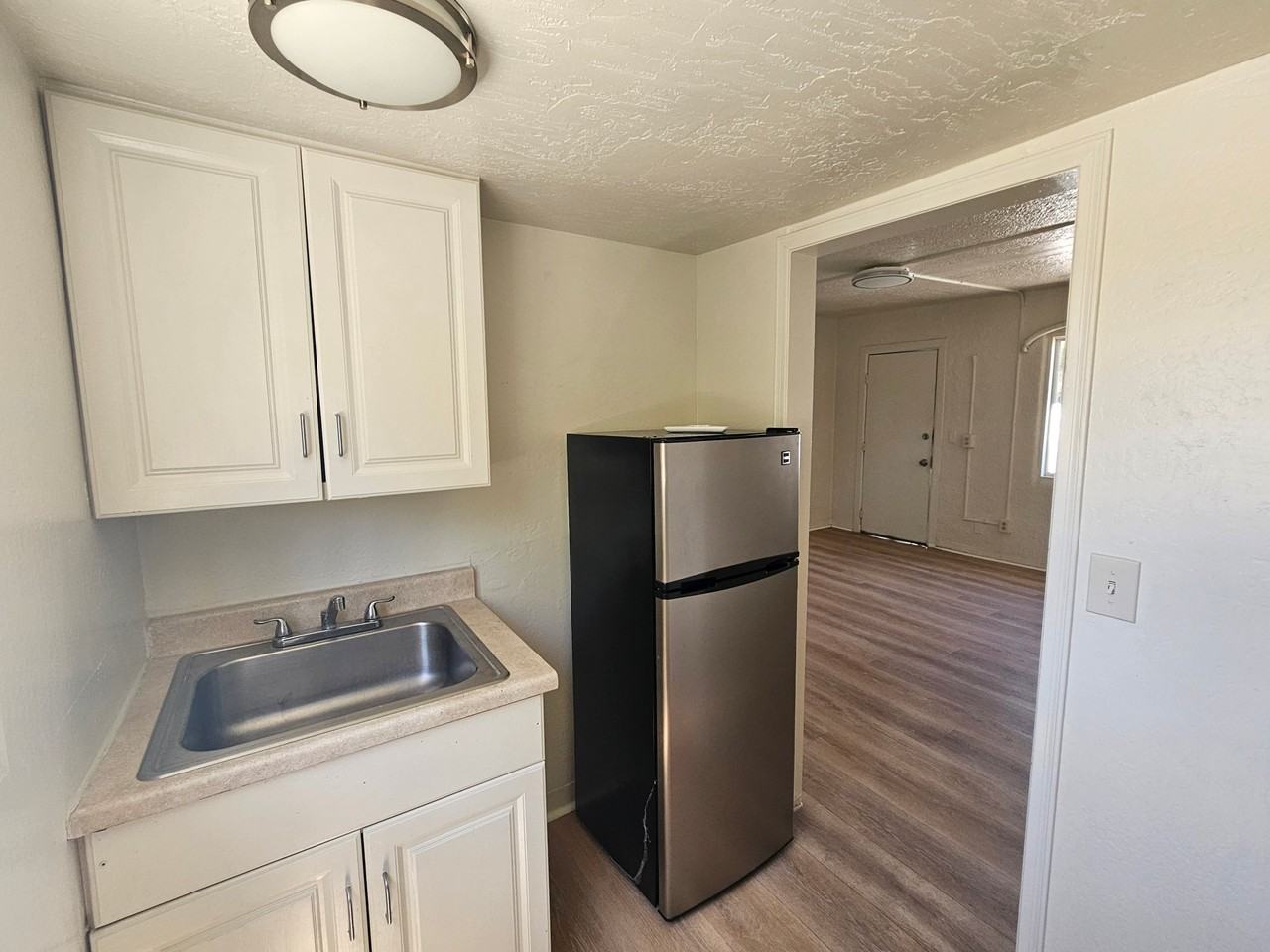 767 N Main St #3 - Photo 5 of 7