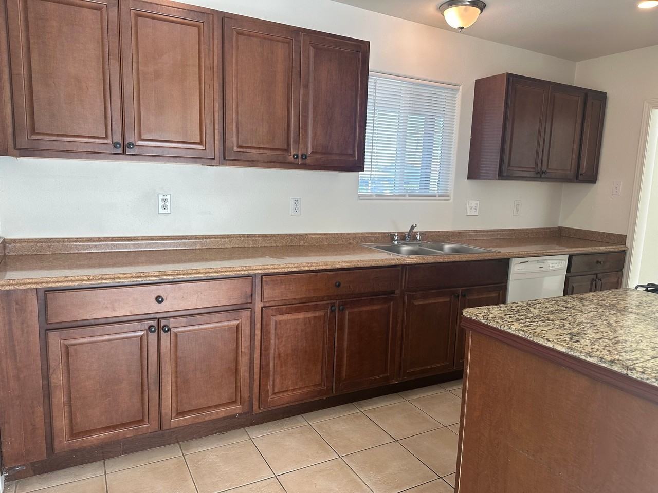 44900 Rubidoux St - Photo 5 of 25