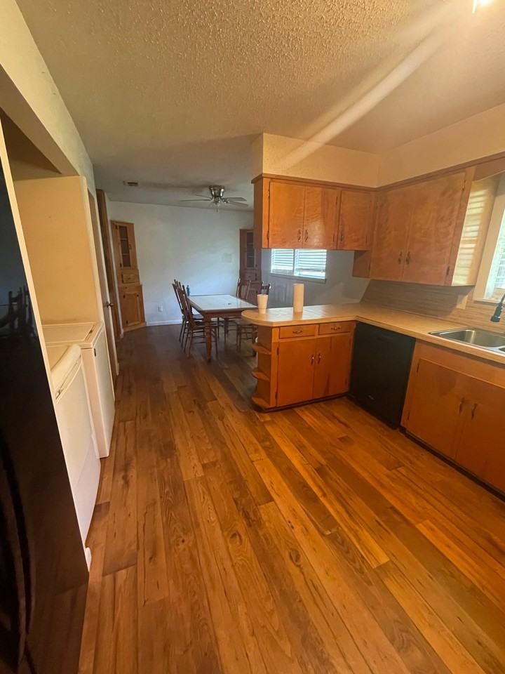 405 Eagle Gap Ave - Photo 3 of 8