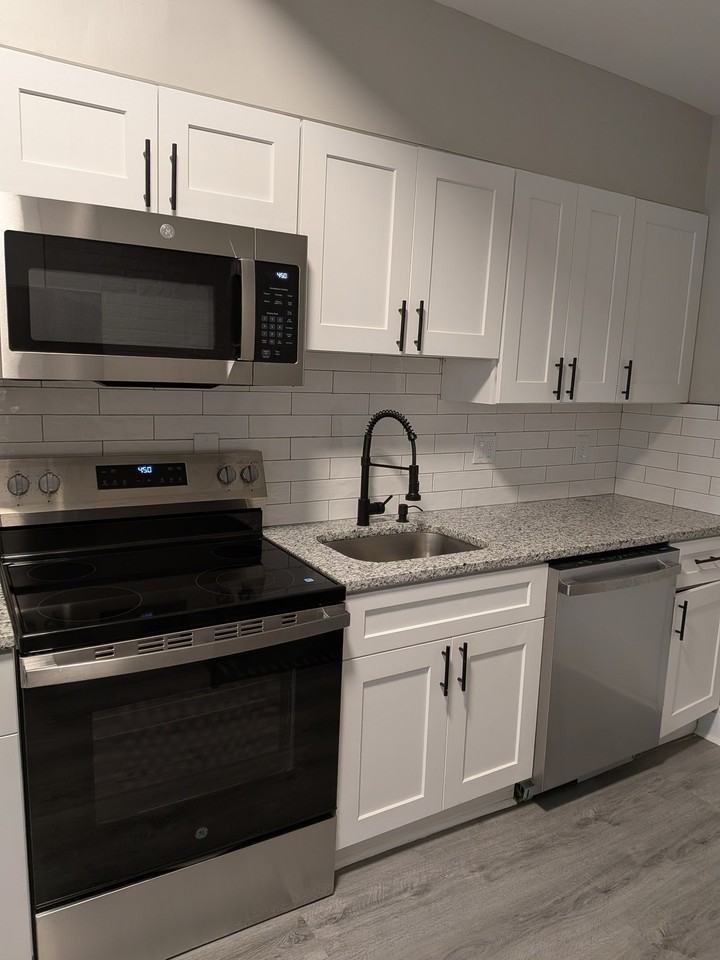806 N Van Buren St #1REAR - Photo 4 of 10