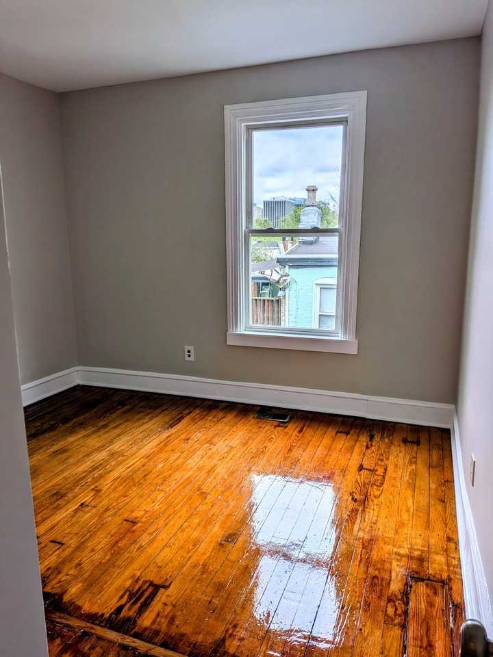 806 N Van Buren St #1REAR - Photo 7 of 10