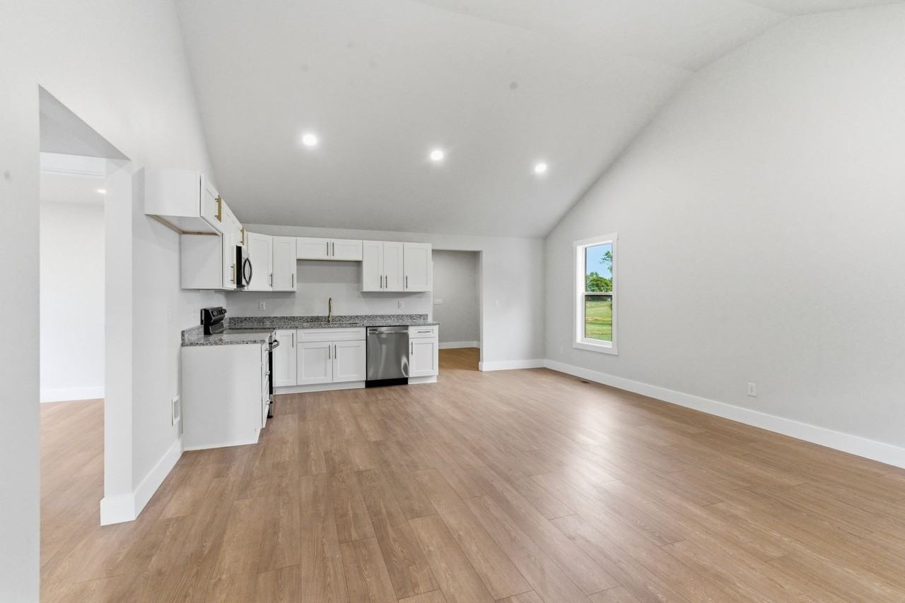 2253 Old Union Rd - Photo 4 of 16