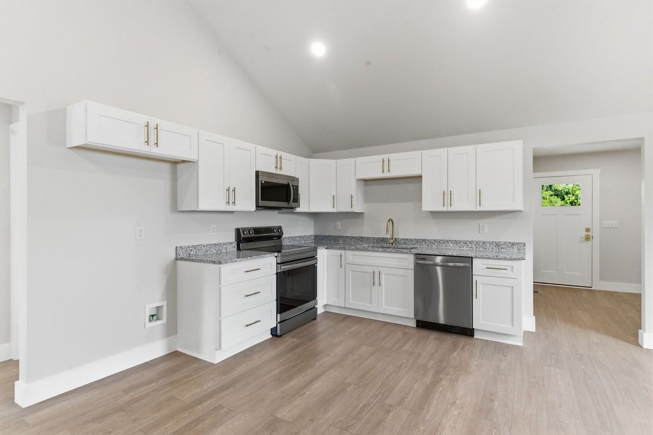2253 Old Union Rd - Photo 5 of 16