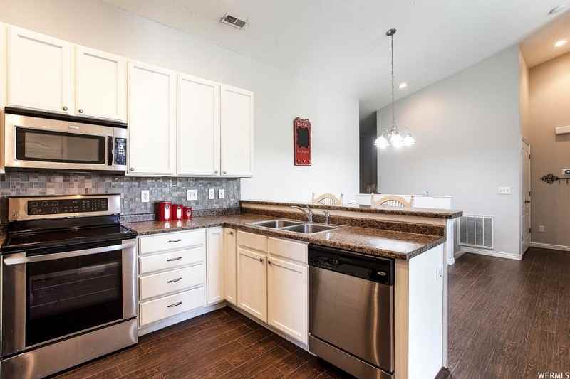 6333 W Traveler Ln - Photo 6 of 23