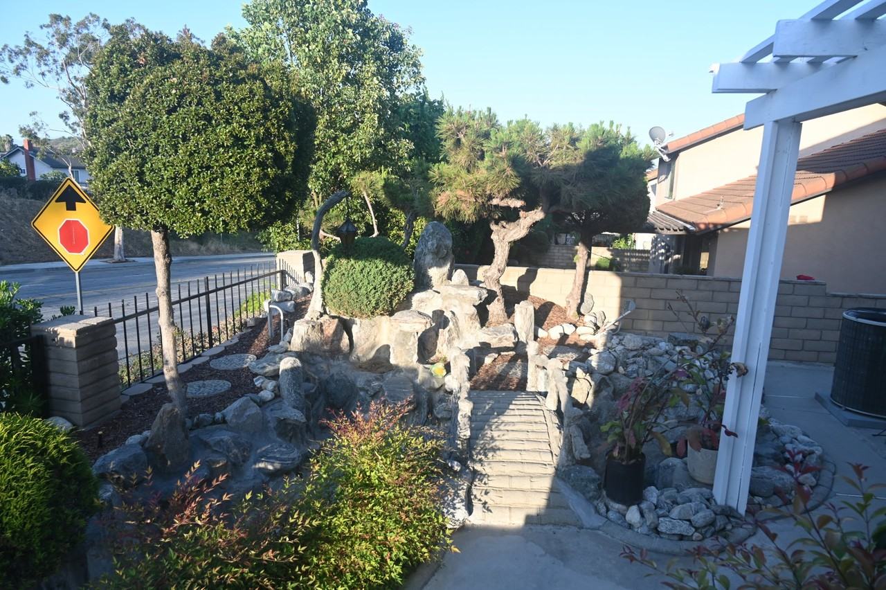 920 W Adams Ave - Photo 4 of 20