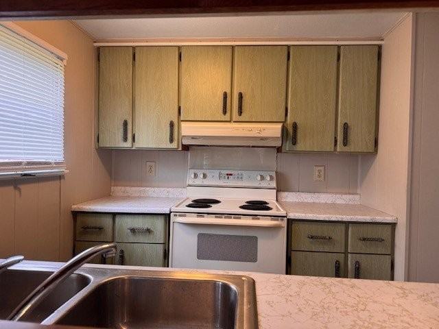 239 Washington St - Photo 4 of 12