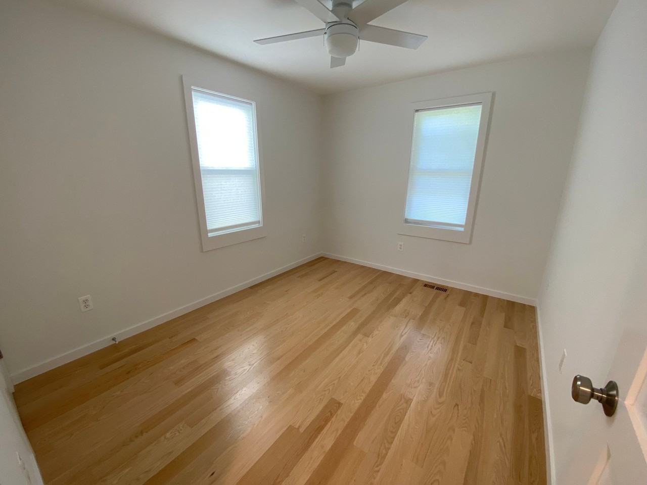 27 8th St #1stFL - Photo 4 of 17