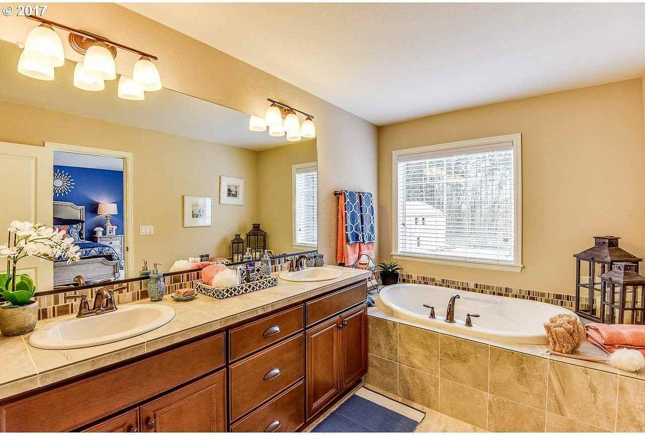 3769 Se Mckenzie Ave - Photo 2 of 20