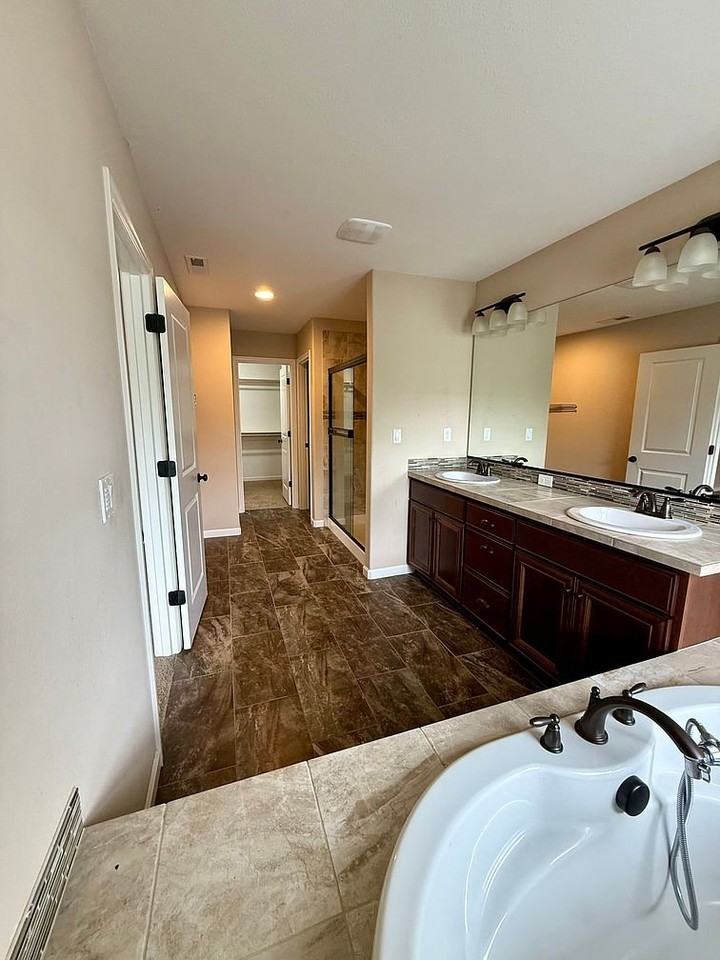 3769 Se Mckenzie Ave - Photo 5 of 20