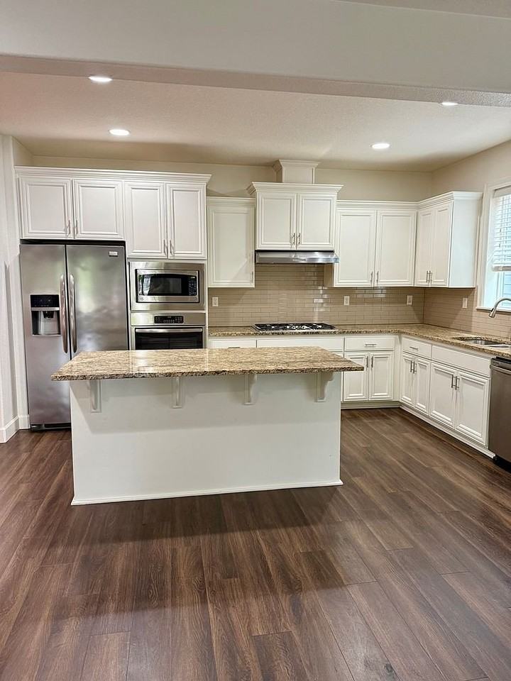 3769 Se Mckenzie Ave - Photo 2 of 20