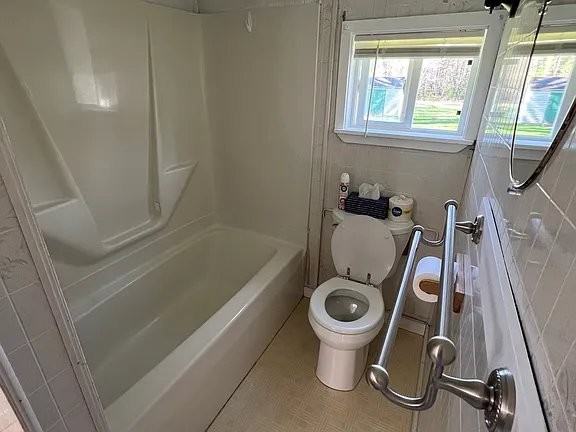 115 Cram St - Photo 7 of 10