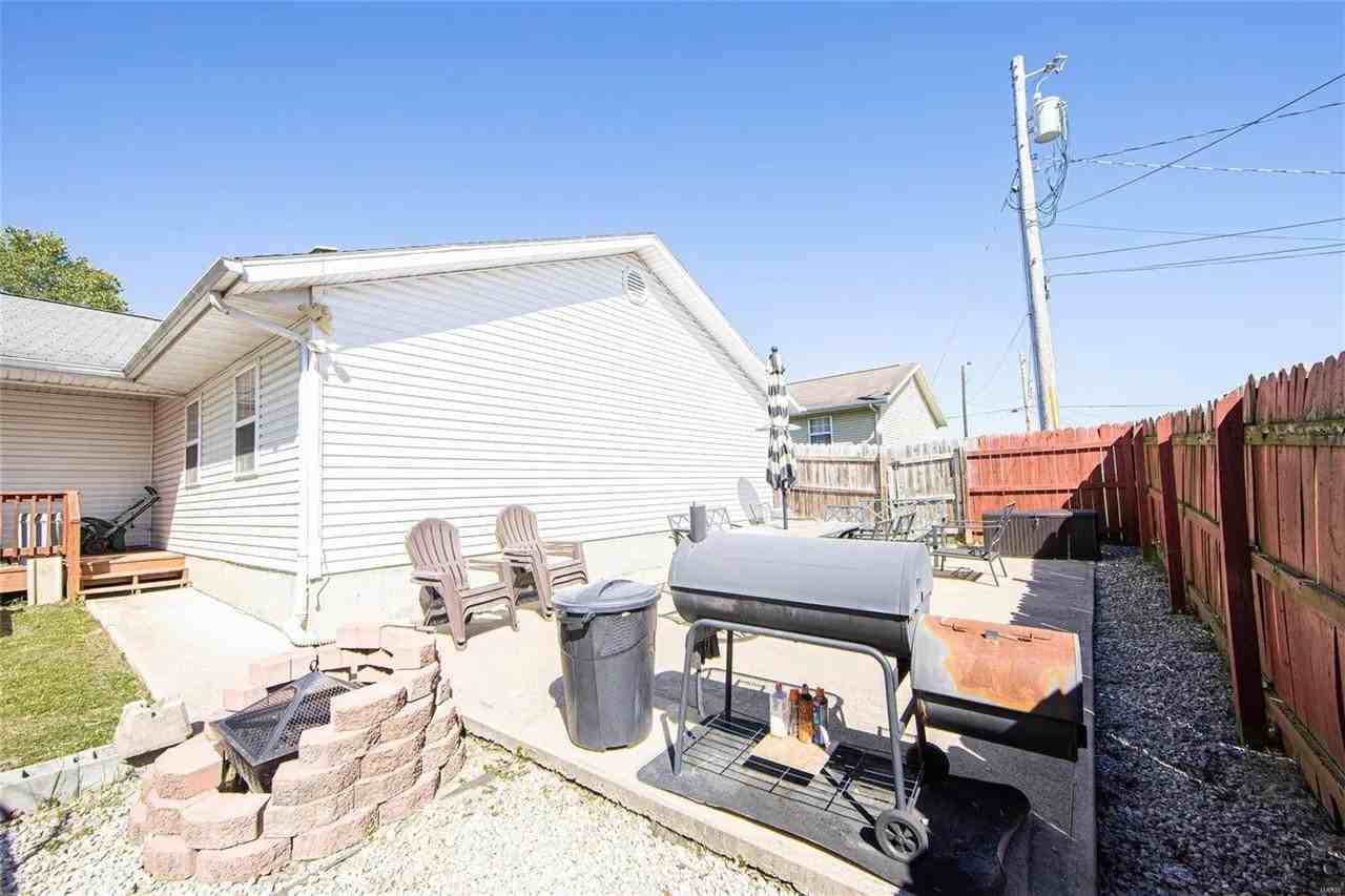 115 Chicago St - Photo 3 of 25
