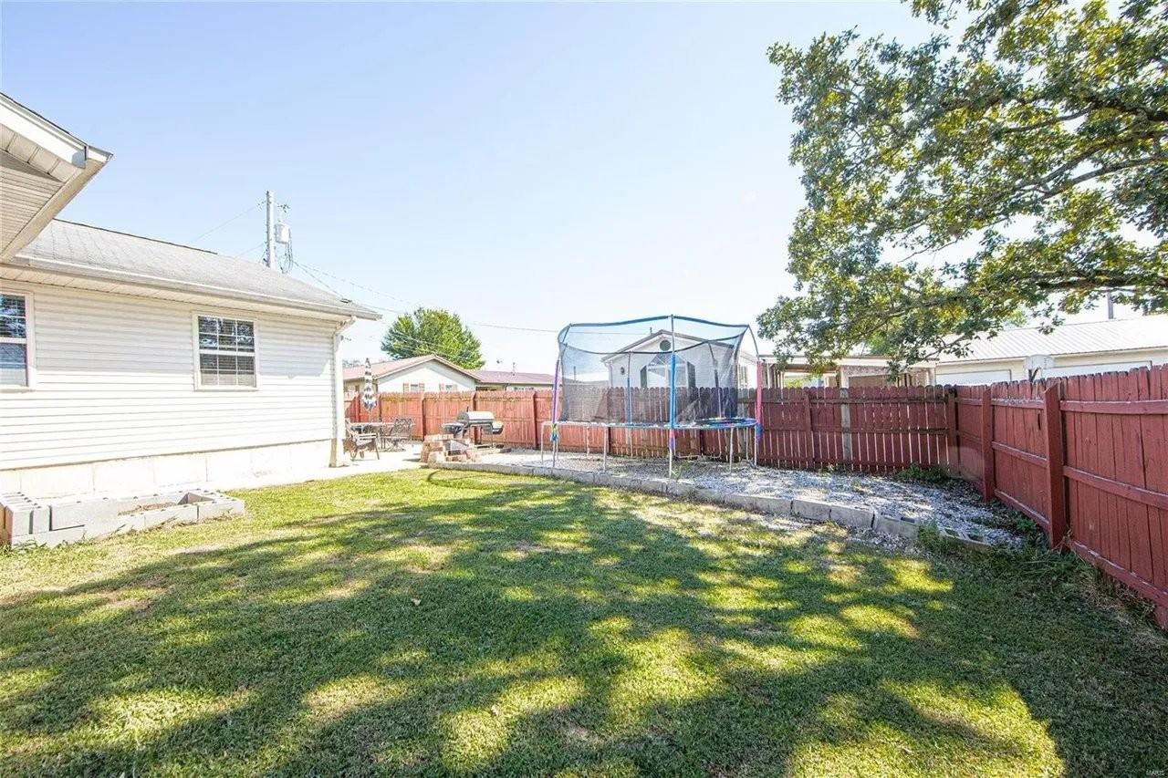 115 Chicago St - Photo 5 of 25