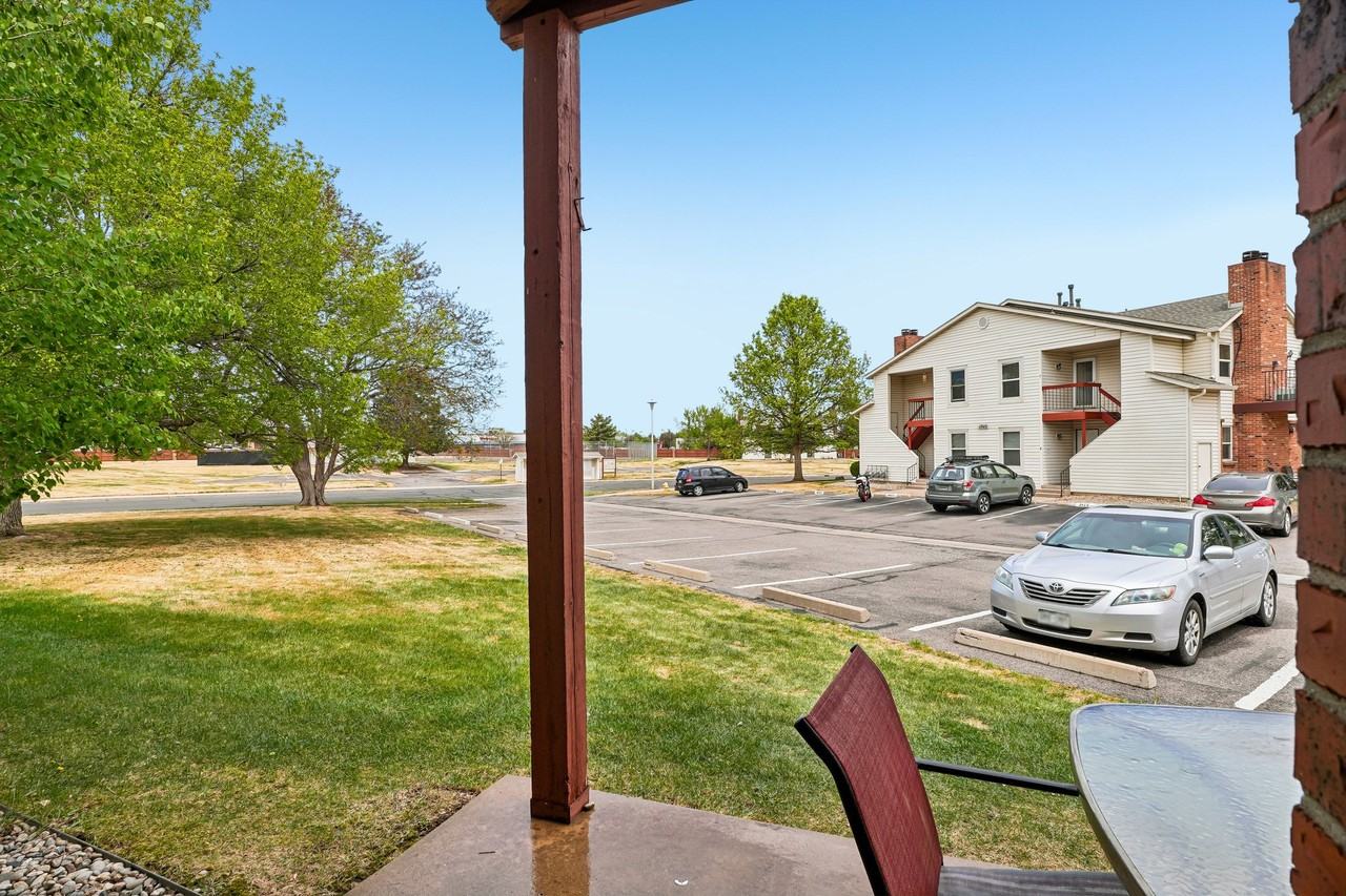 11922 Bellaire St #B - Photo 4 of 20