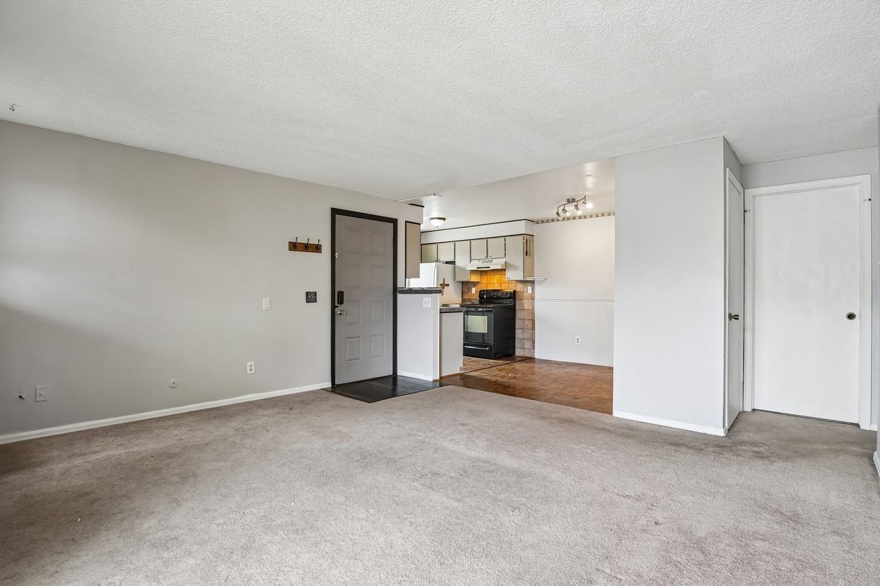 11922 Bellaire St #B - Photo 5 of 20