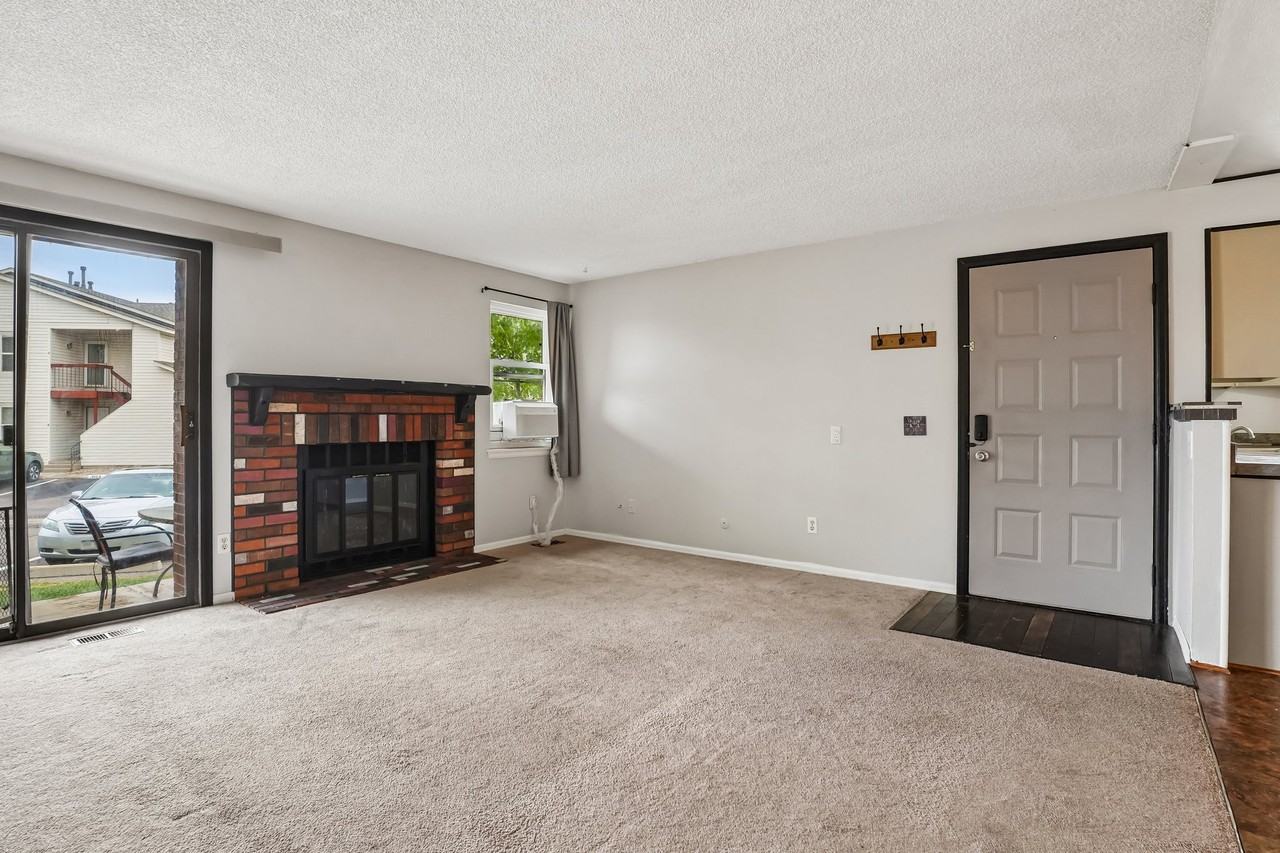 11922 Bellaire St #B - Photo 6 of 20