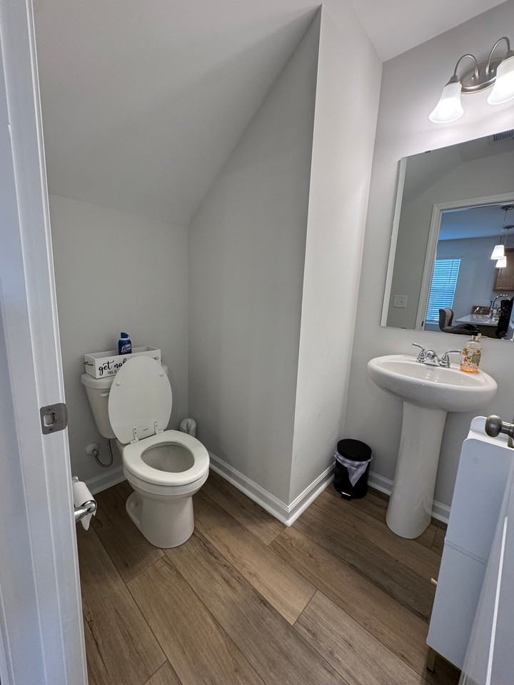 1054 Crescent Corner Dr - Photo 5 of 8