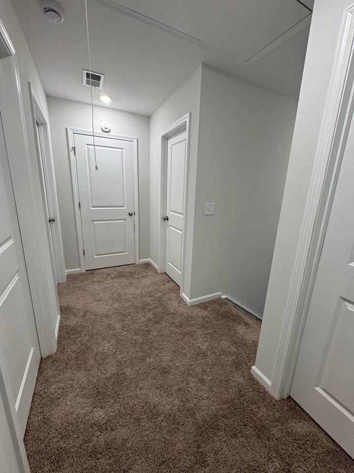 1054 Crescent Corner Dr - Photo 6 of 8