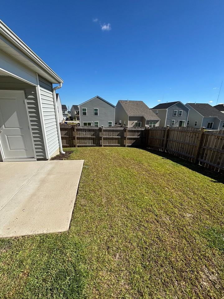 1054 Crescent Corner Dr - Photo 7 of 8