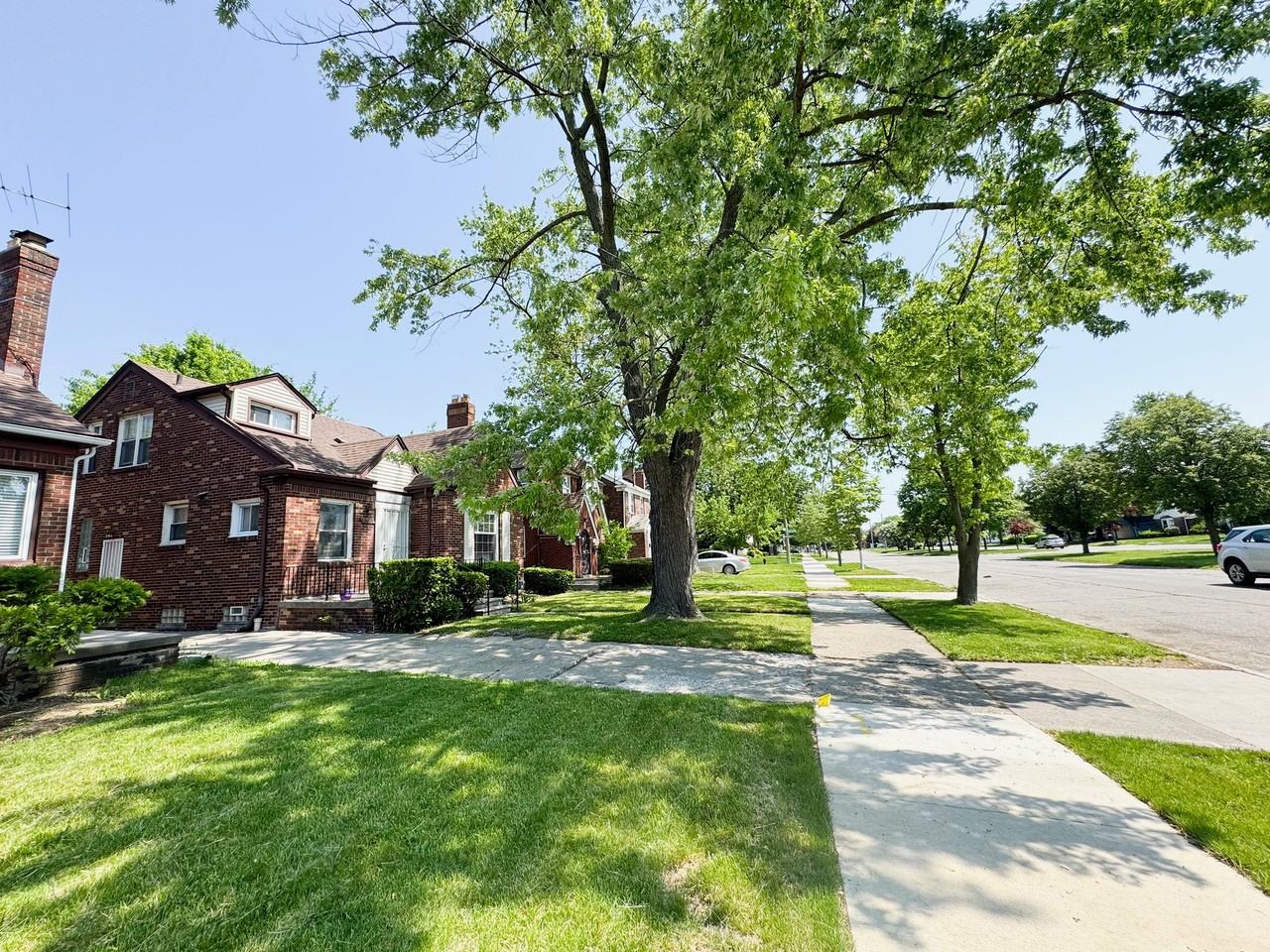 16927 Chandler Park Dr #3 - Photo 3 of 9