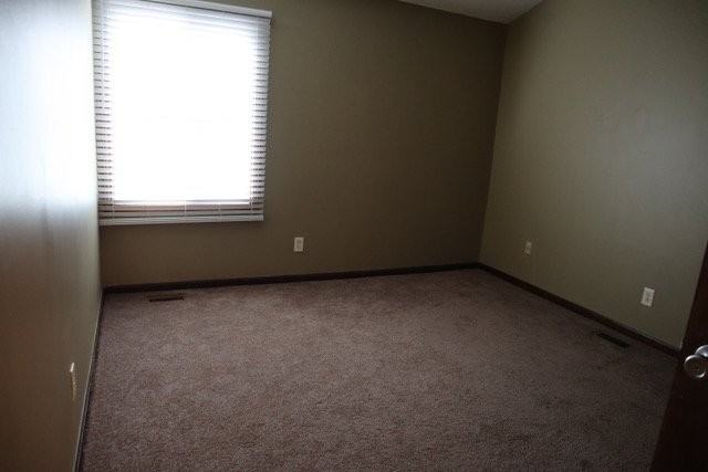 621 Cobblestone Rd - Photo 7 of 20