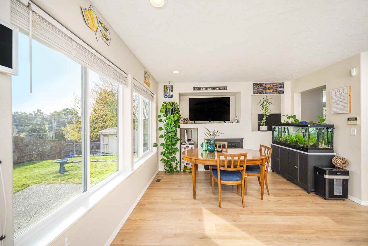 521 Carla Ct Se - Photo 7 of 18