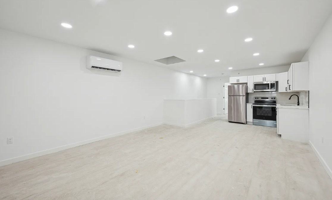 5530 Boyer St #A10 - Photo 7 of 9