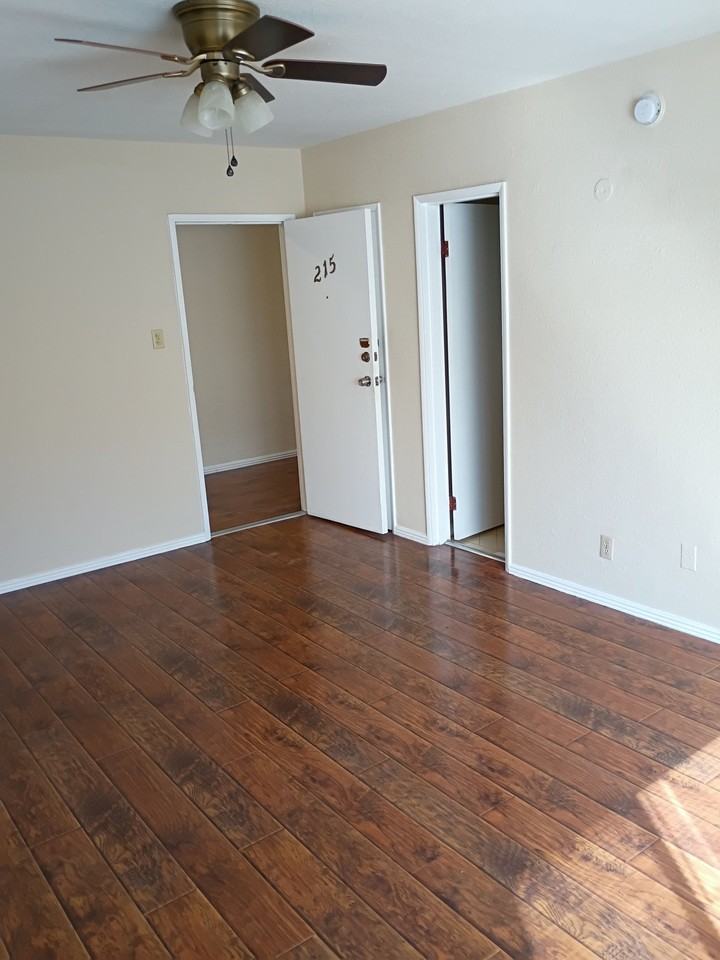 1300 N Oregon St #215 - Photo 2 of 4