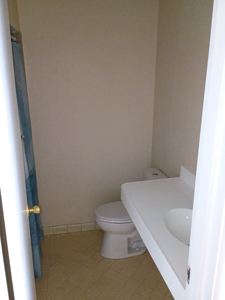 1300 N Oregon St #215 - Photo 4 of 4